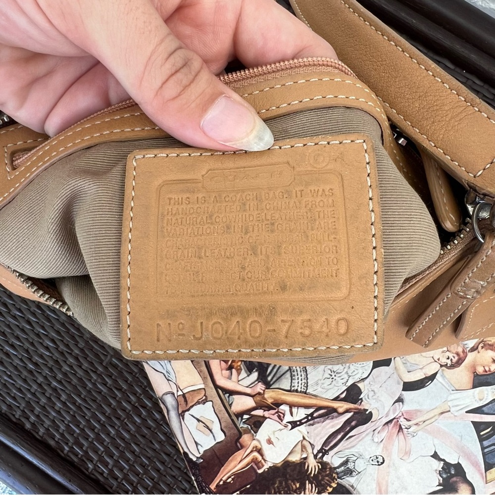 Y2K Coach Hampton Demi Buckle Crossbody Bag ๐ค - Picture 11 of 13